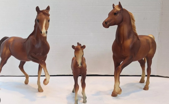 breyer classic arabian family